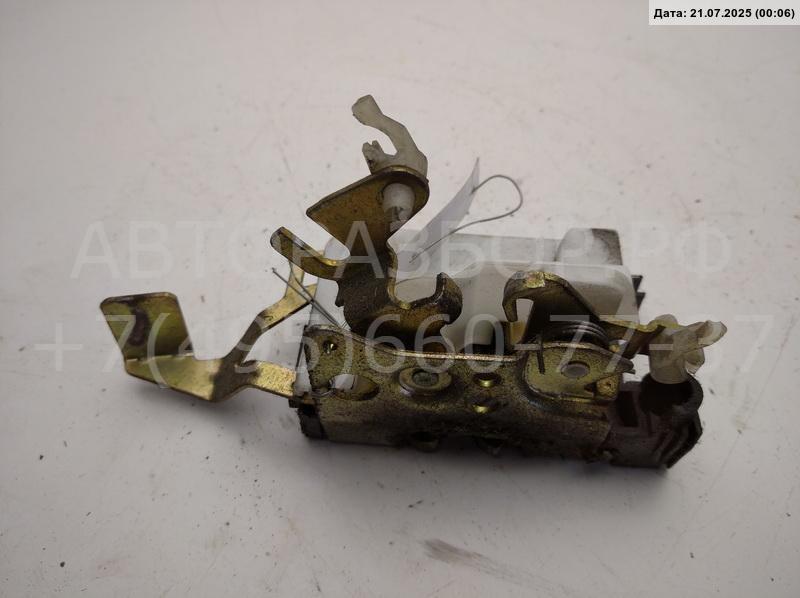 Замок двери передней левой