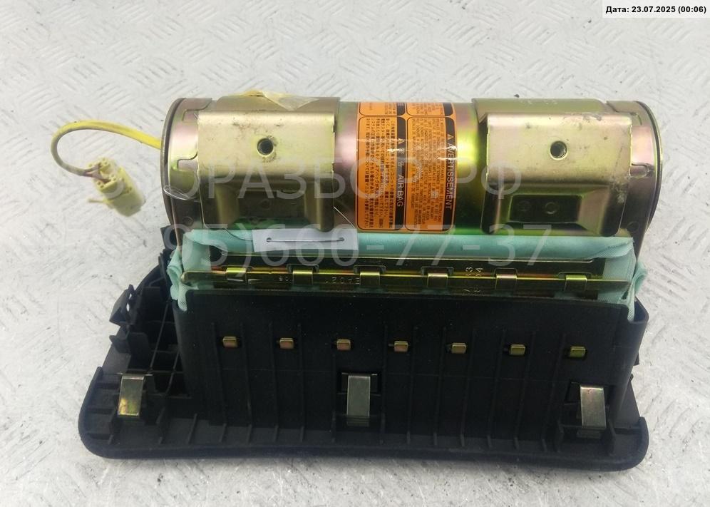 Подушка безопасности пассажирская (в торпедо)