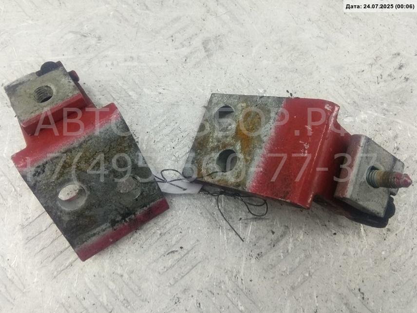 Петля двери