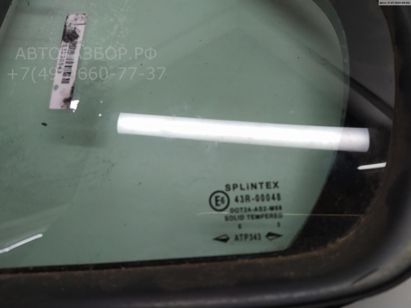 Стекло двери задней левой (форточка)