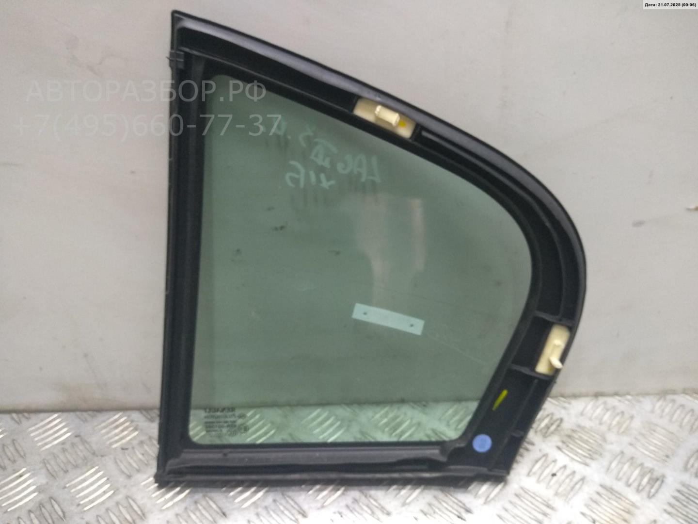 Стекло двери задней правой (форточка)