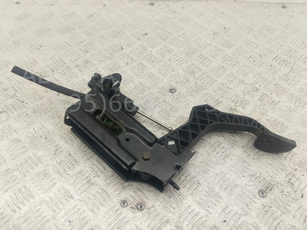 Педаль сцепления