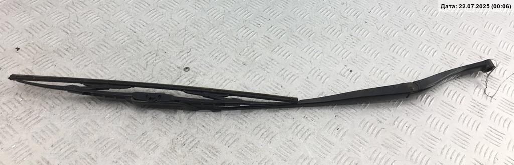 Поводок стеклоочистителя передний правый