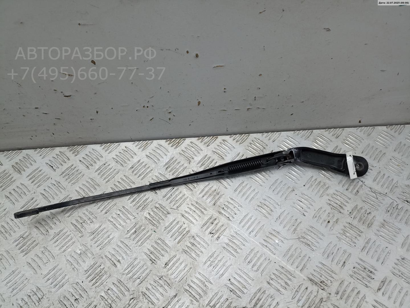 Поводок стеклоочистителя передний правый