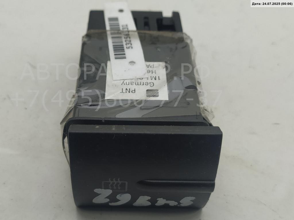 Кнопка обогрева заднего стекла