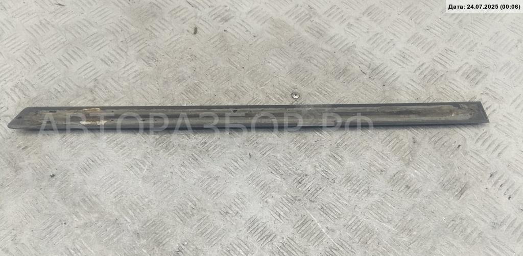 Накладка двери задней правой