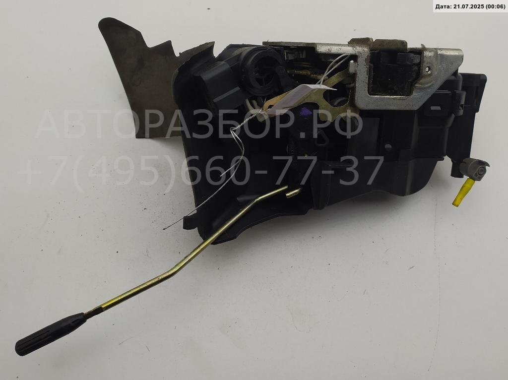 Замок двери передней правой