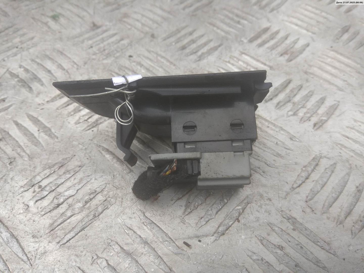 Кнопка стеклоподъемника