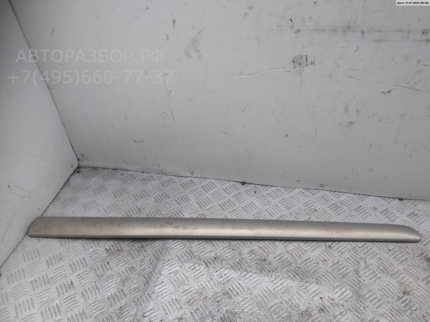 Молдинг двери передней левой