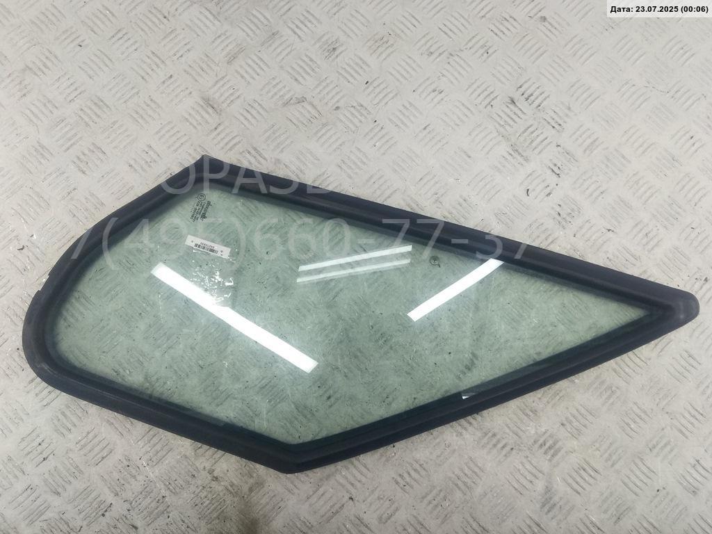 Стекло двери передней правой (форточка)