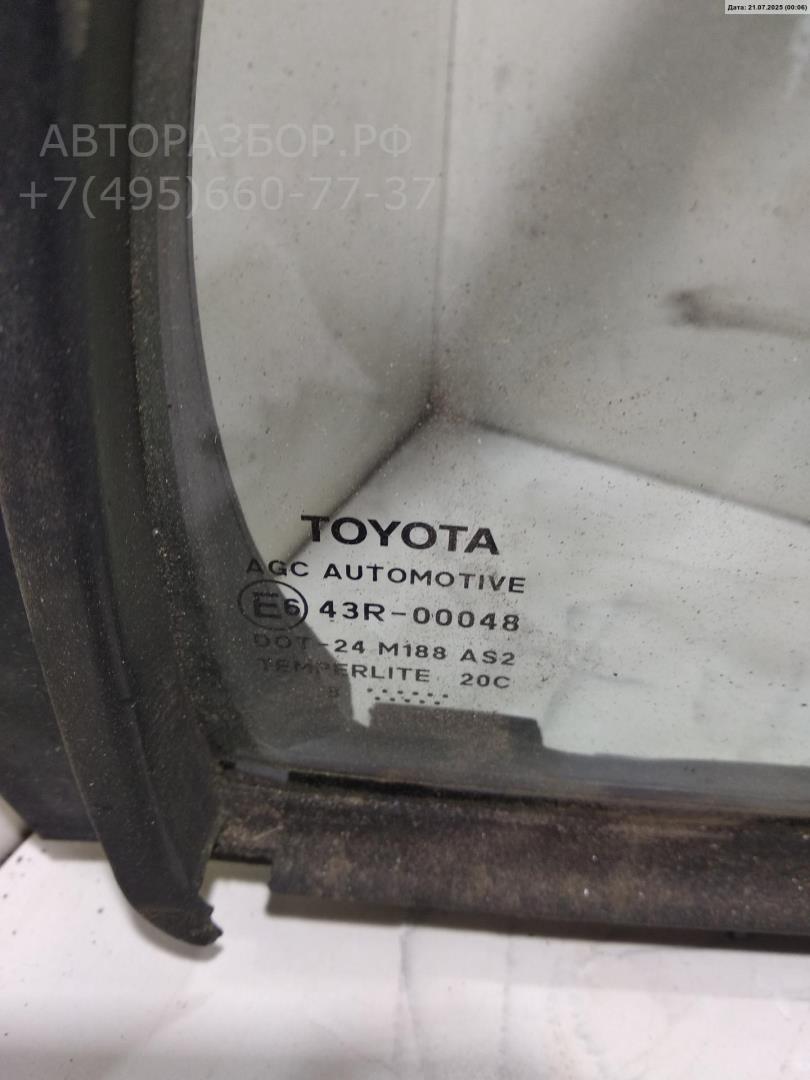 Стекло двери задней правой (форточка)