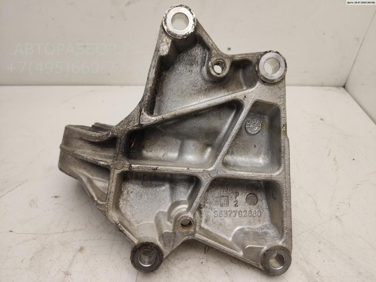 Кронштейн (сопут. товар)