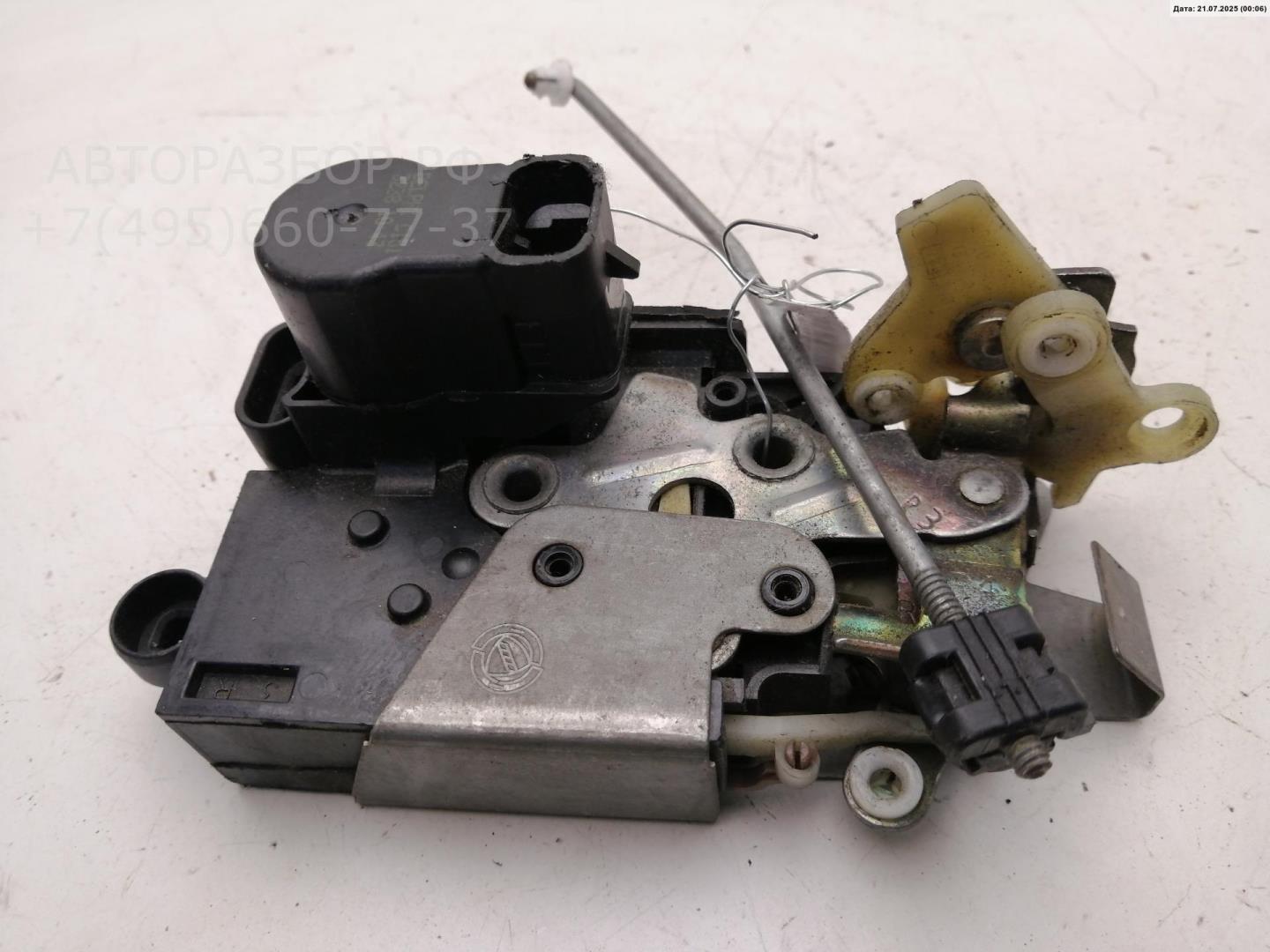 Замок двери передней правой