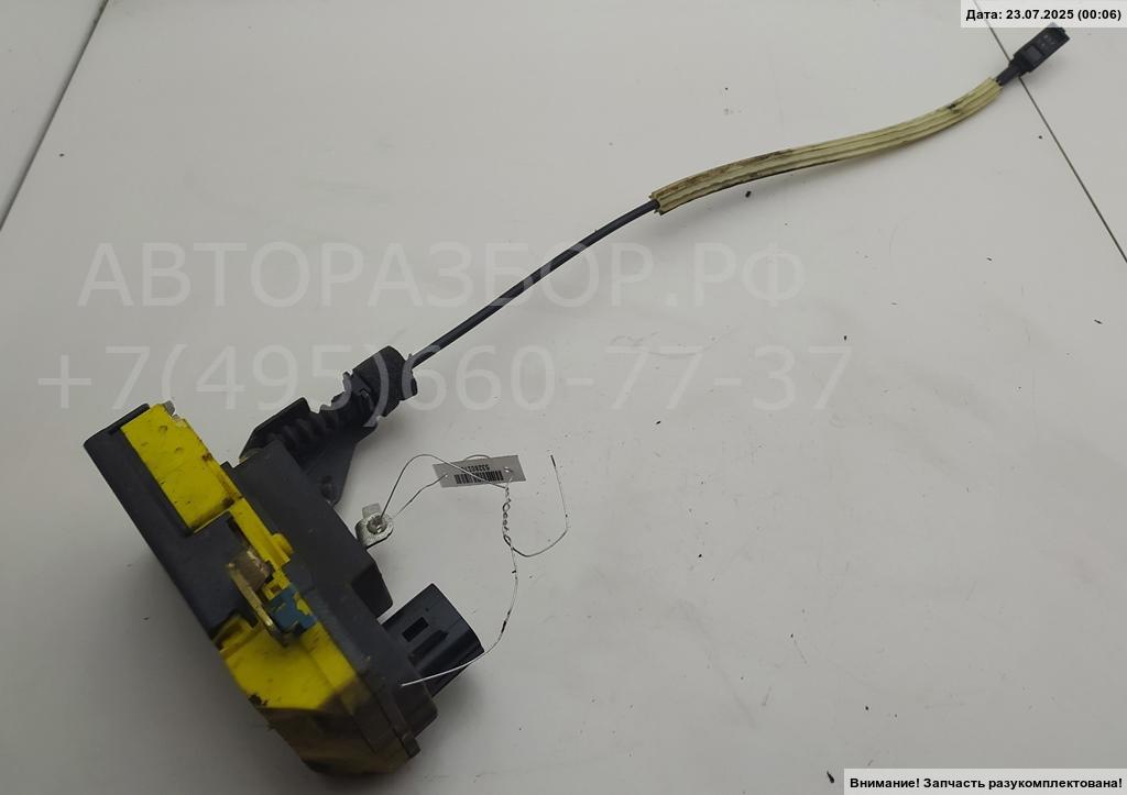 Замок двери передней левой