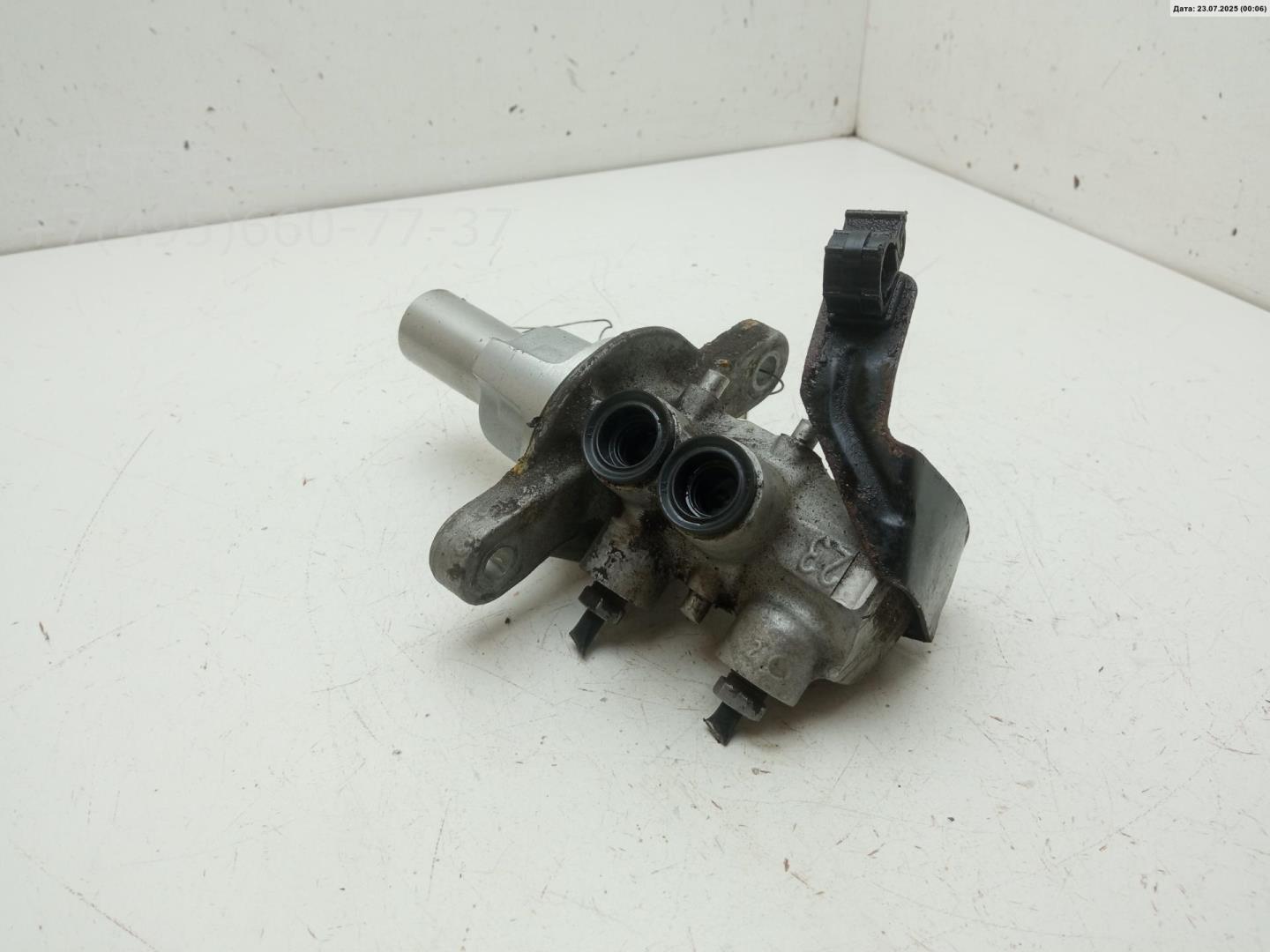 Цилиндр тормозной главный