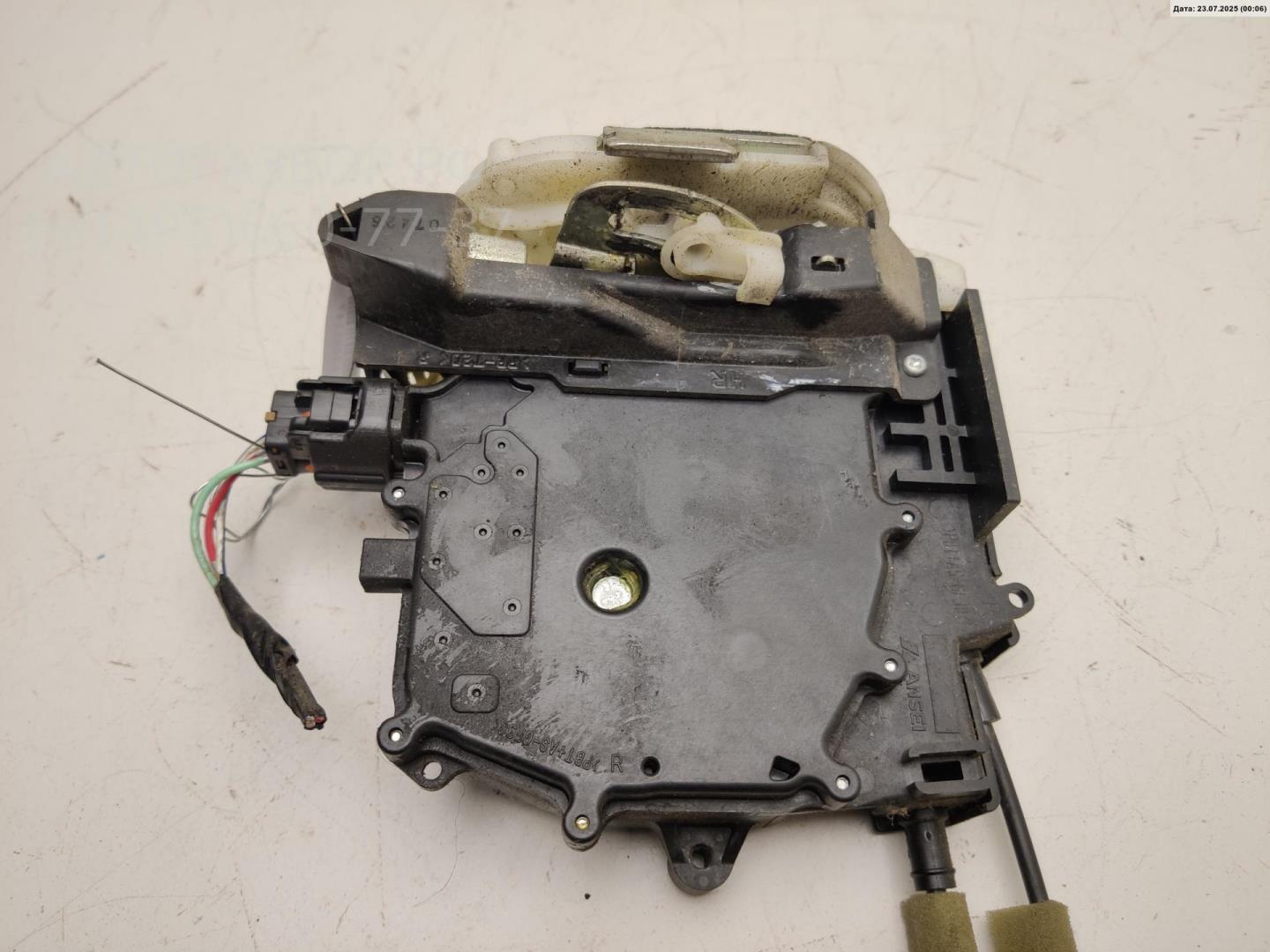 Замок двери задней правой