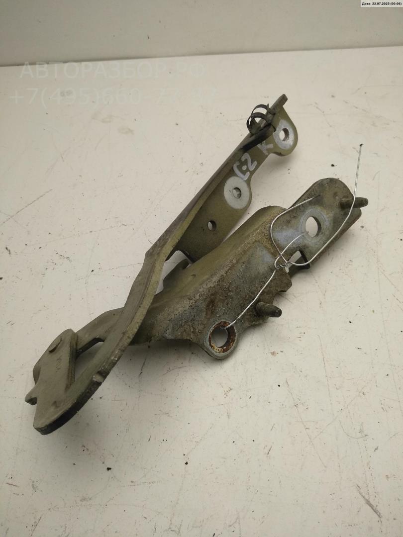 Петля капота правая