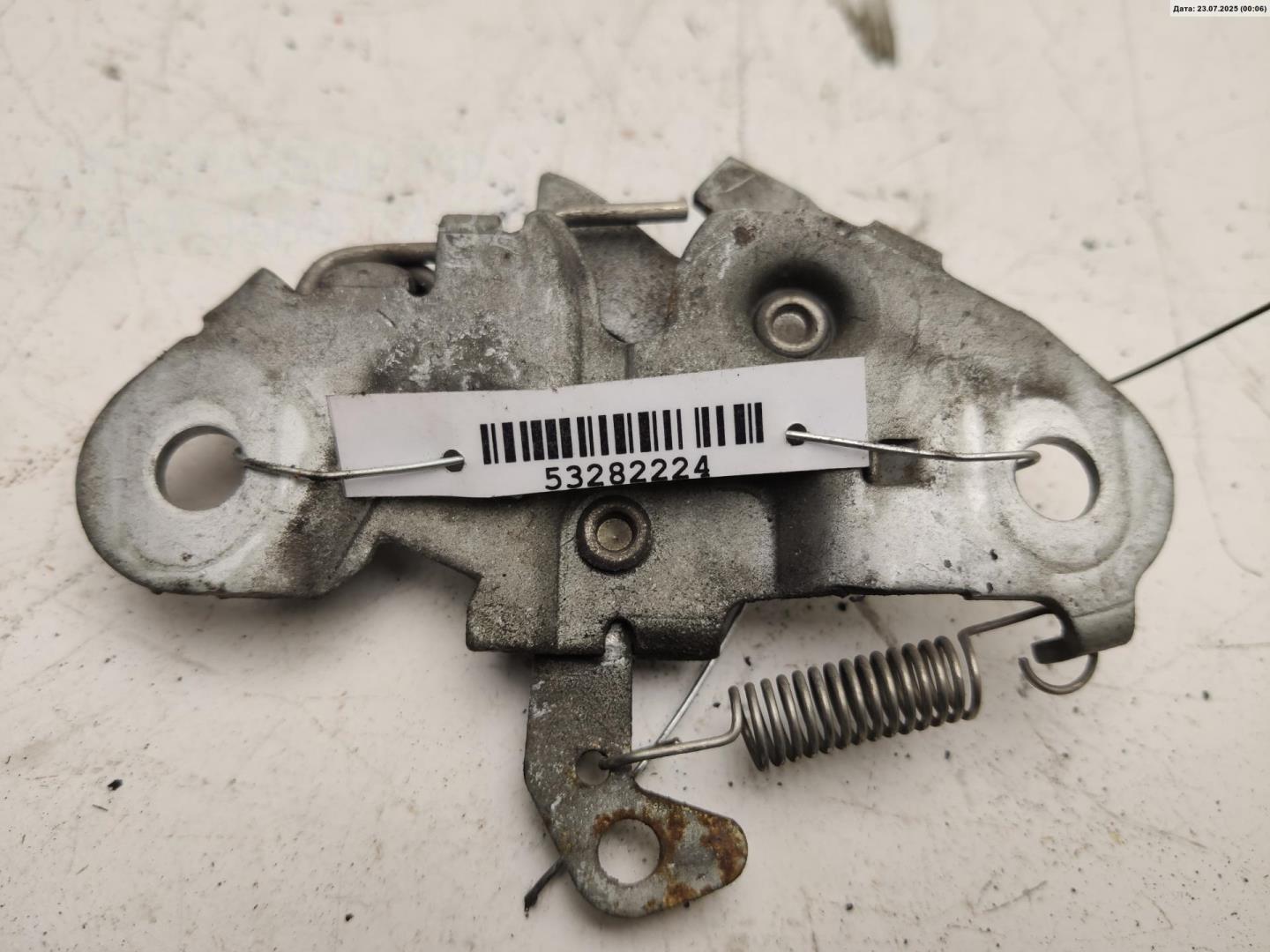 Замок капота