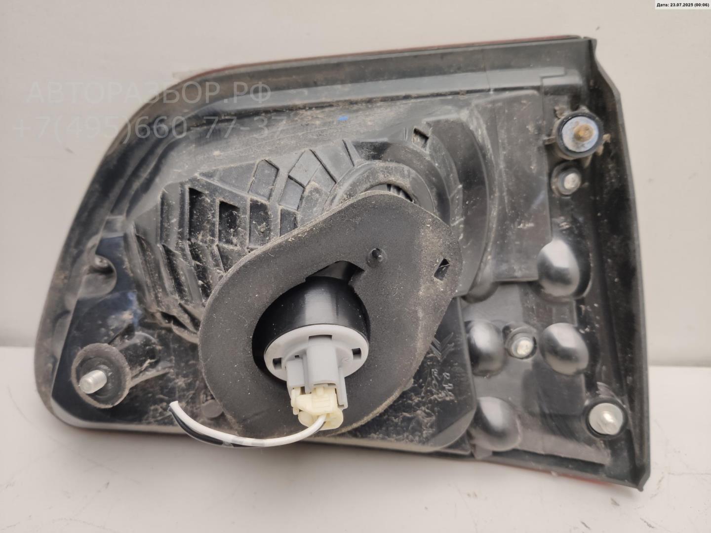 Фонарь задний внутренний правый