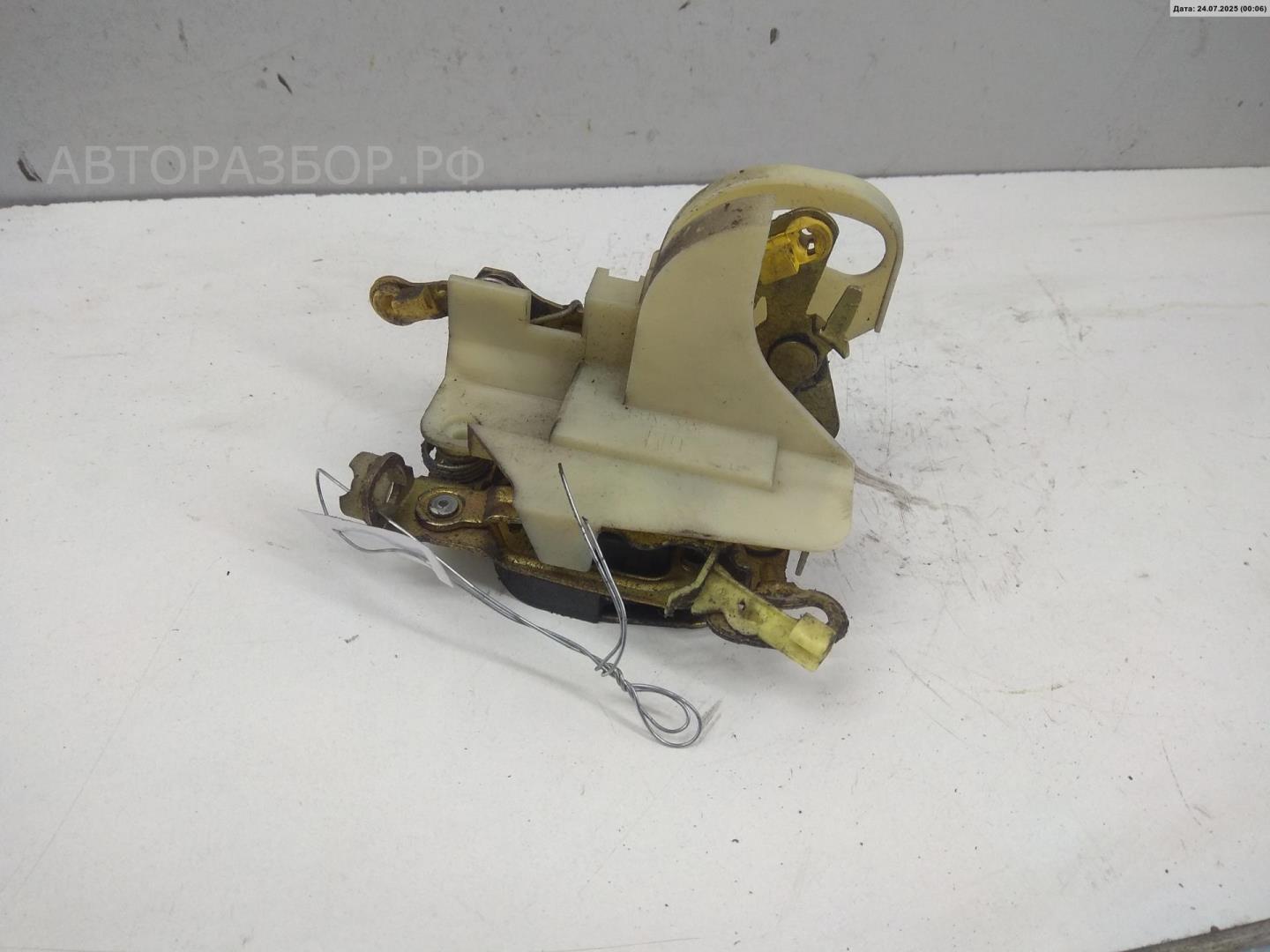 Замок двери передней правой