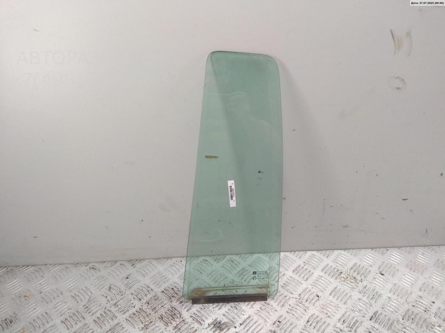 Стекло двери задней левой (форточка)