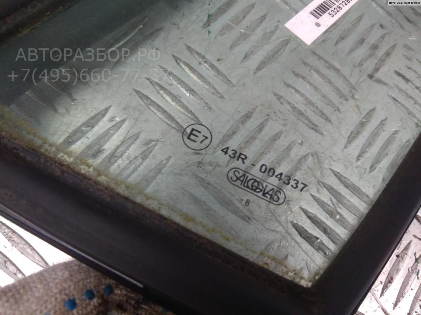 Стекло двери передней левой (форточка)