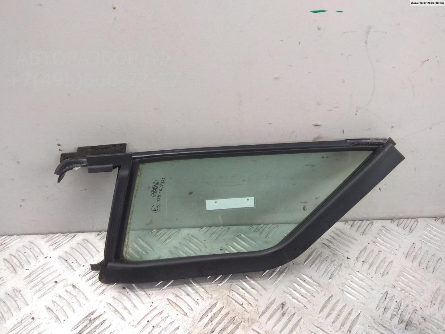 Стекло двери передней левой (форточка)