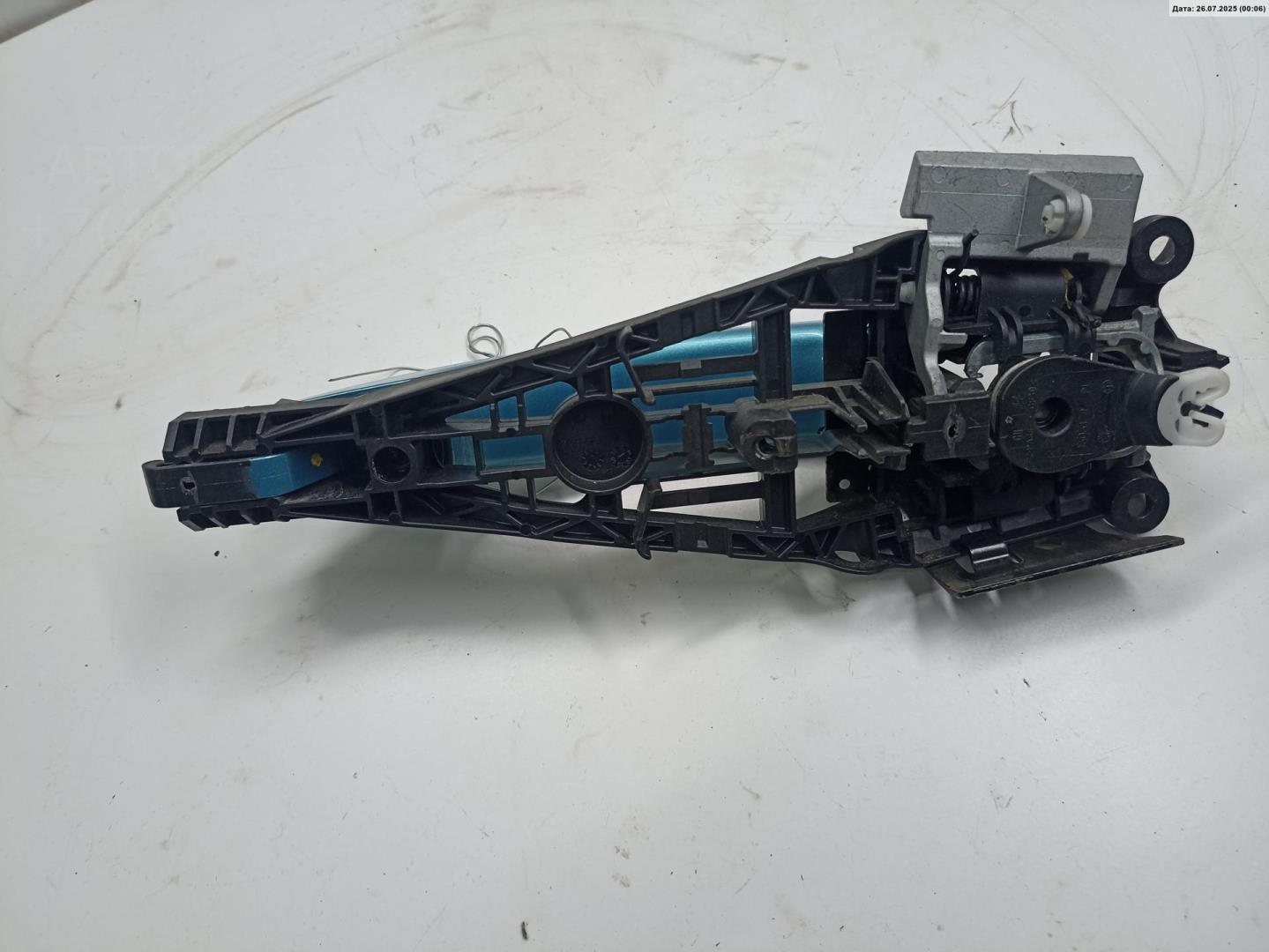 Ручка двери передней наружная правая