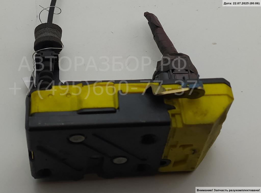 Замок двери передней левой