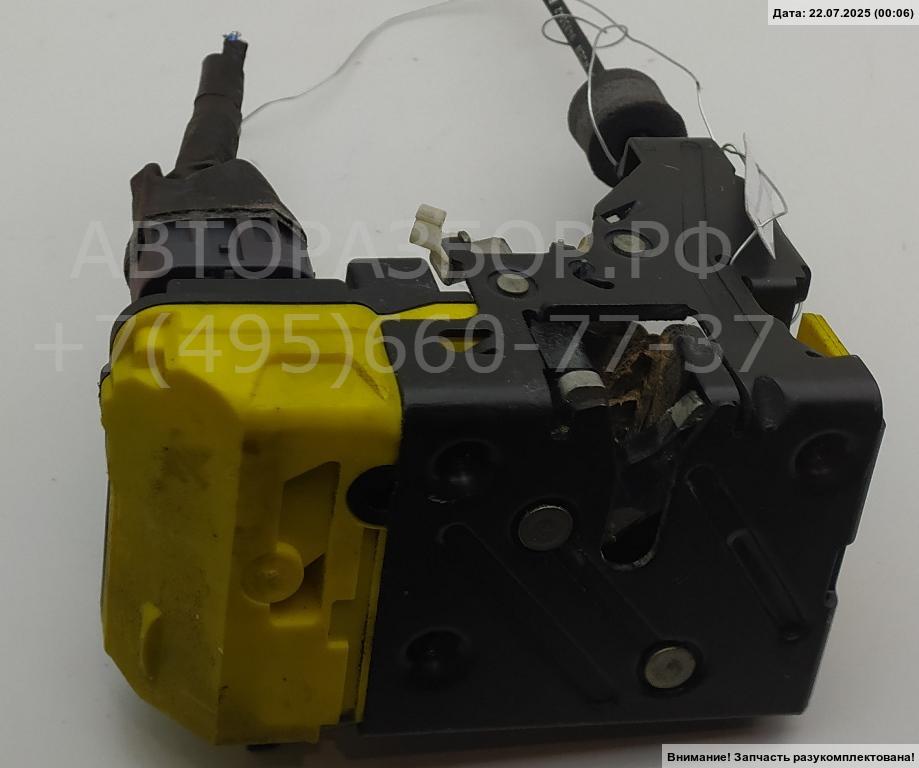 Замок двери передней левой