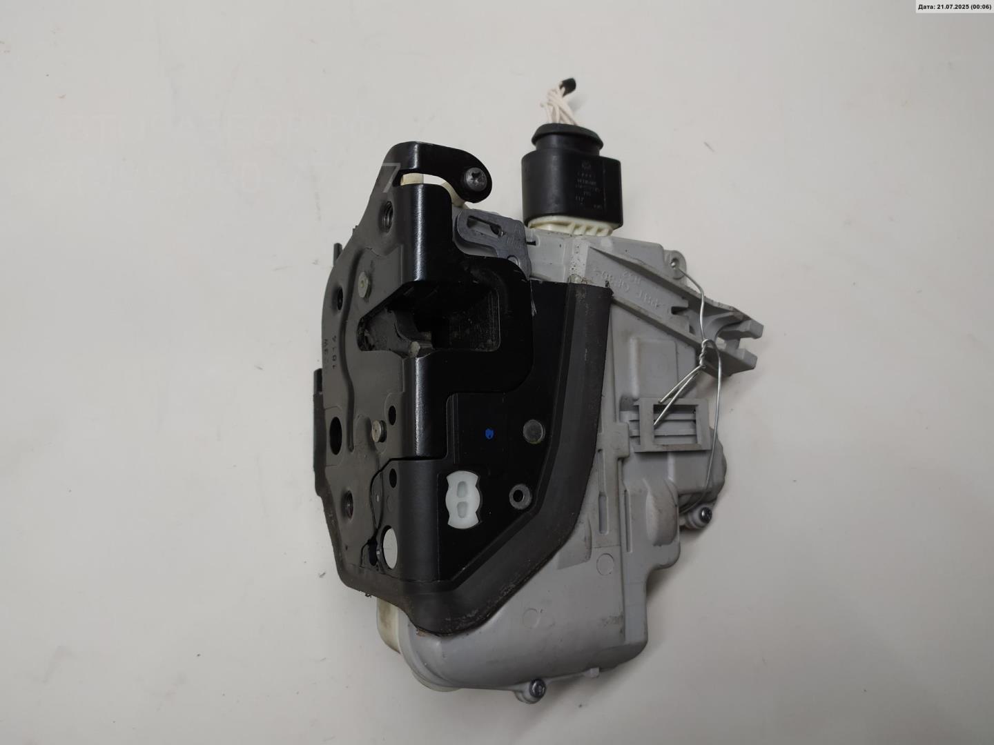 Замок двери передней правой