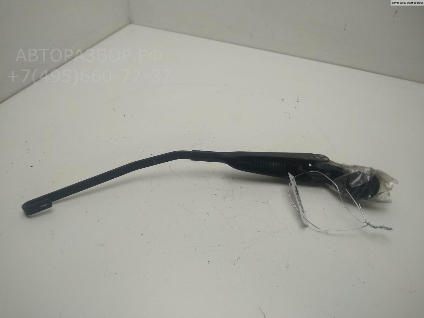 Поводок стеклоочистителя заднего