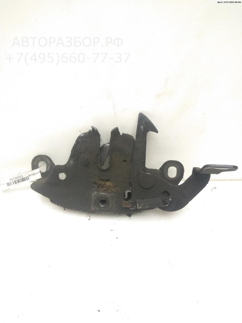 Замок капота