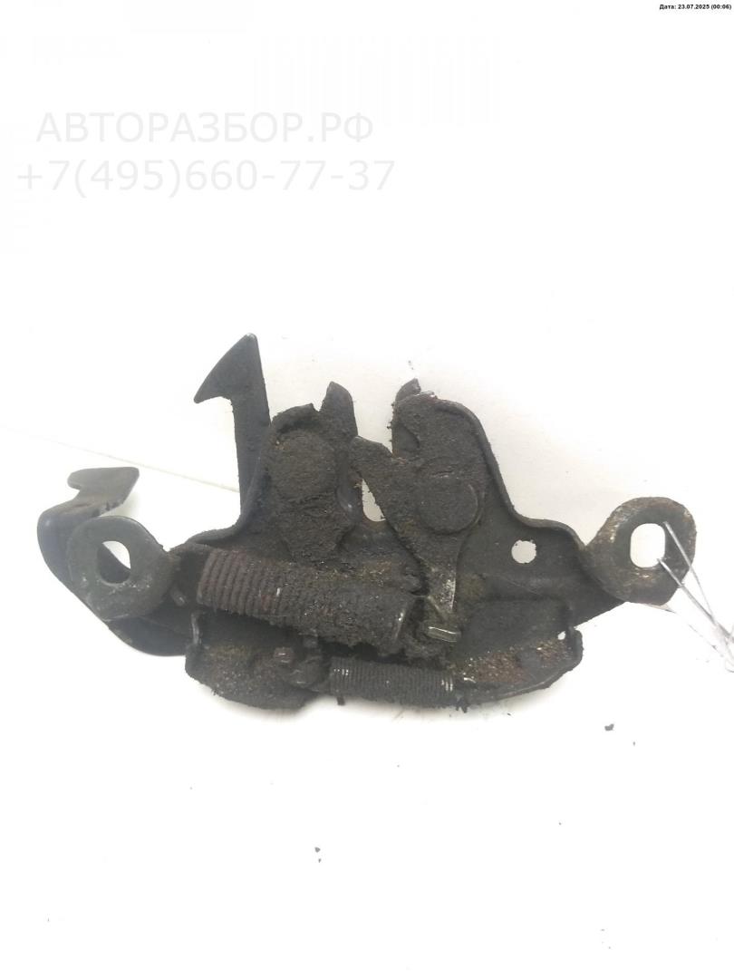 Замок капота