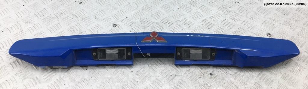 Накладка крышки багажника