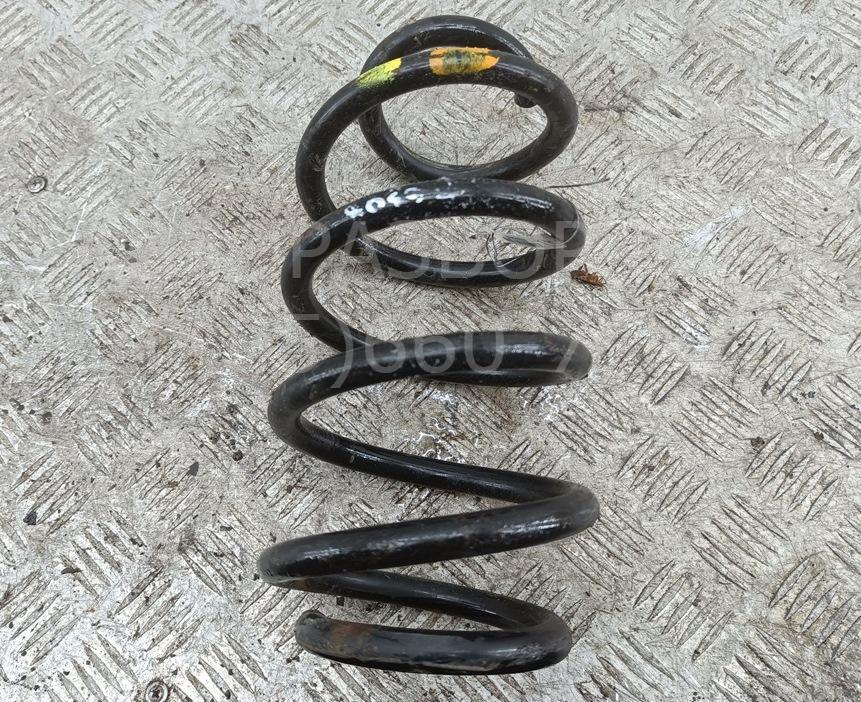 Пружина задняя