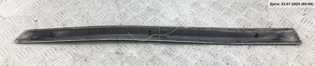 Накладка двери задней правой