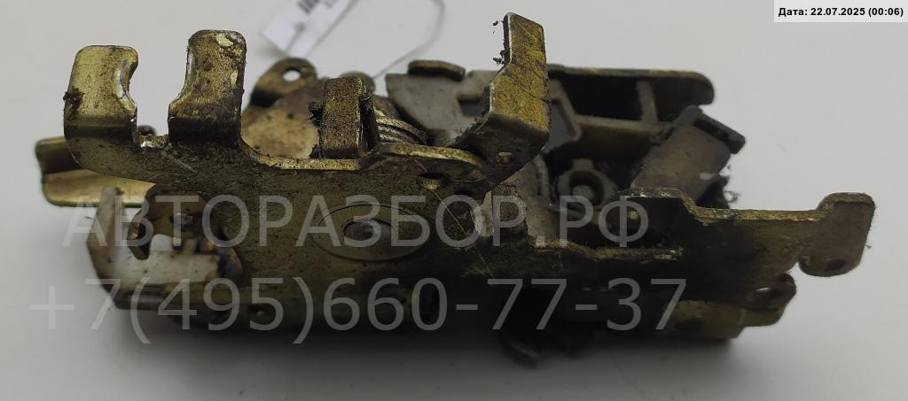 Замок двери передней левой