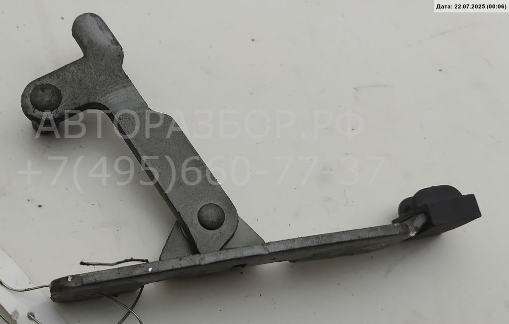 Петля капота правая