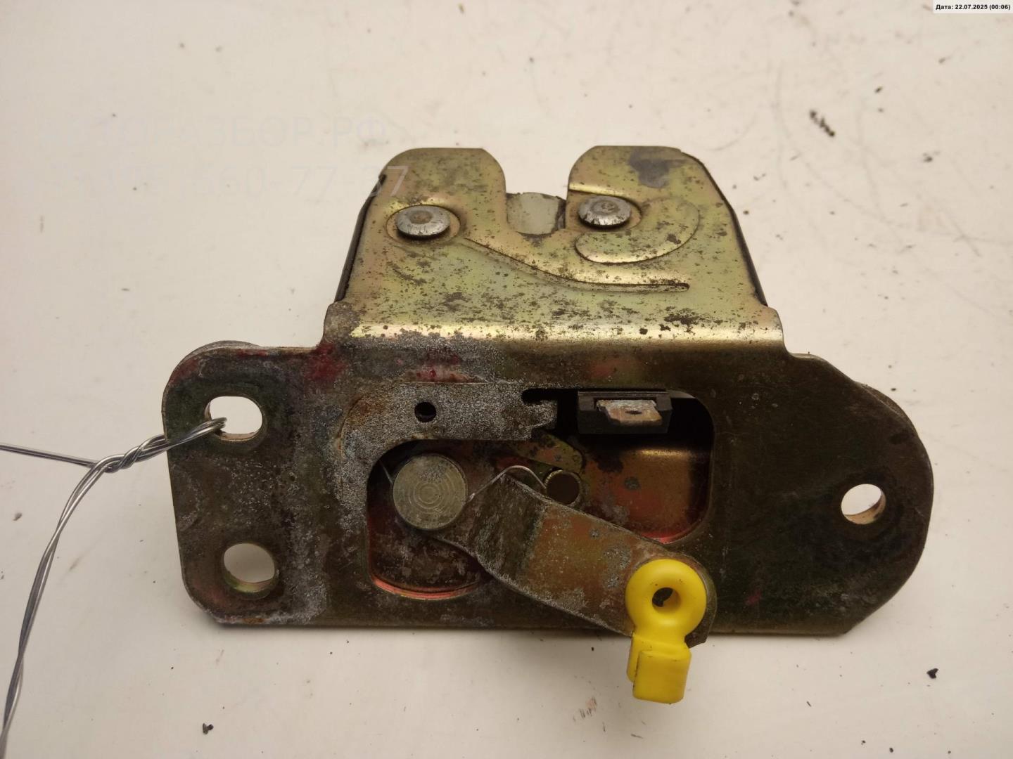 Замок багажника