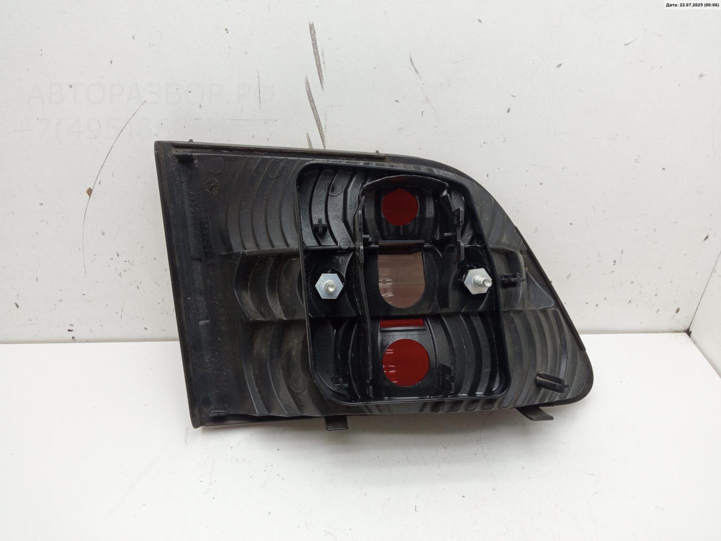 Фонарь задний внутренний правый