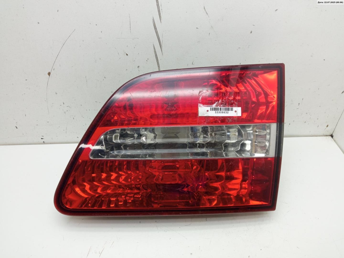 Фонарь задний внутренний правый