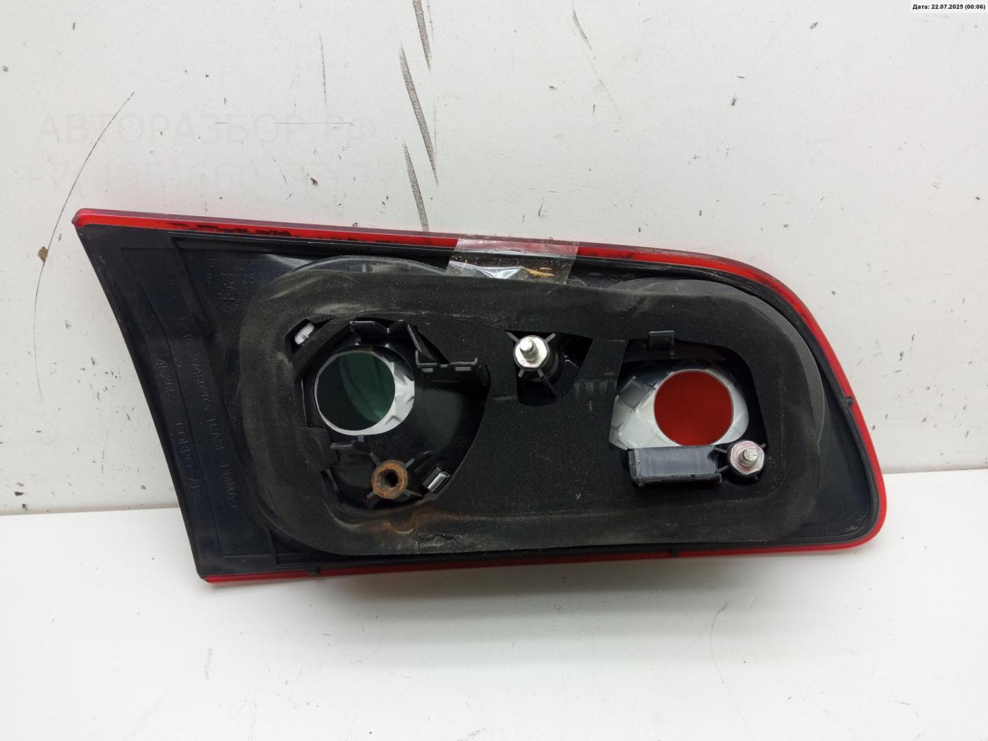 Фонарь задний внутренний правый