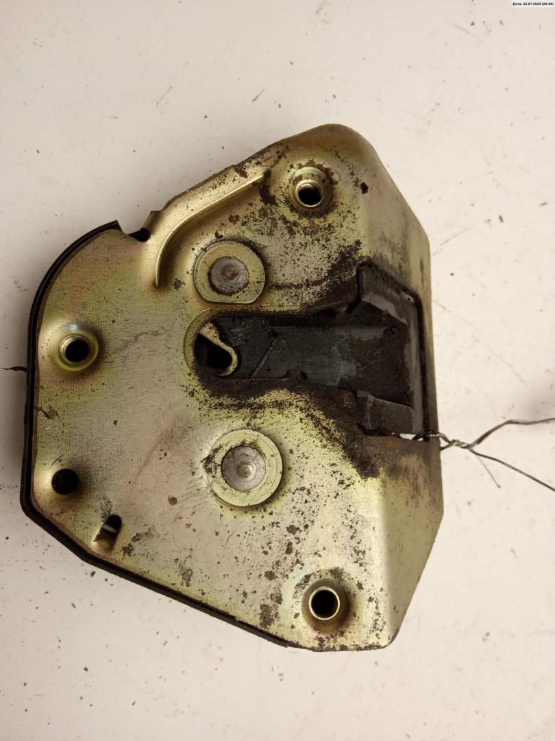 Замок двери задней правой