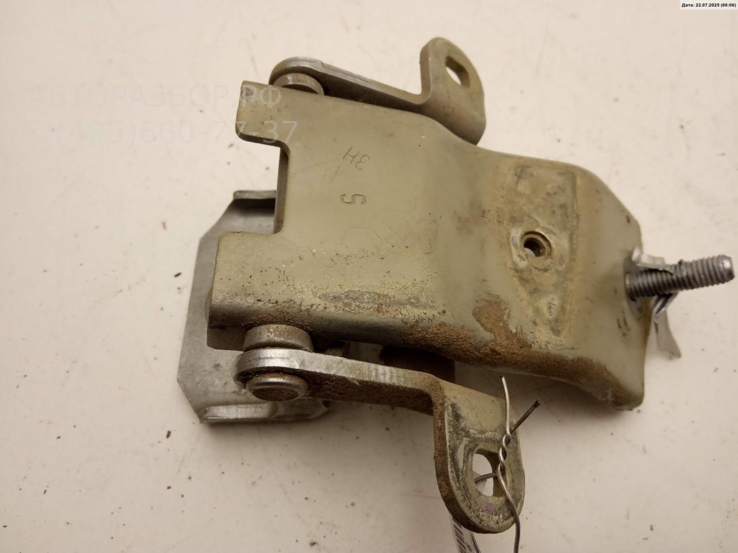 Петля крышки багажника