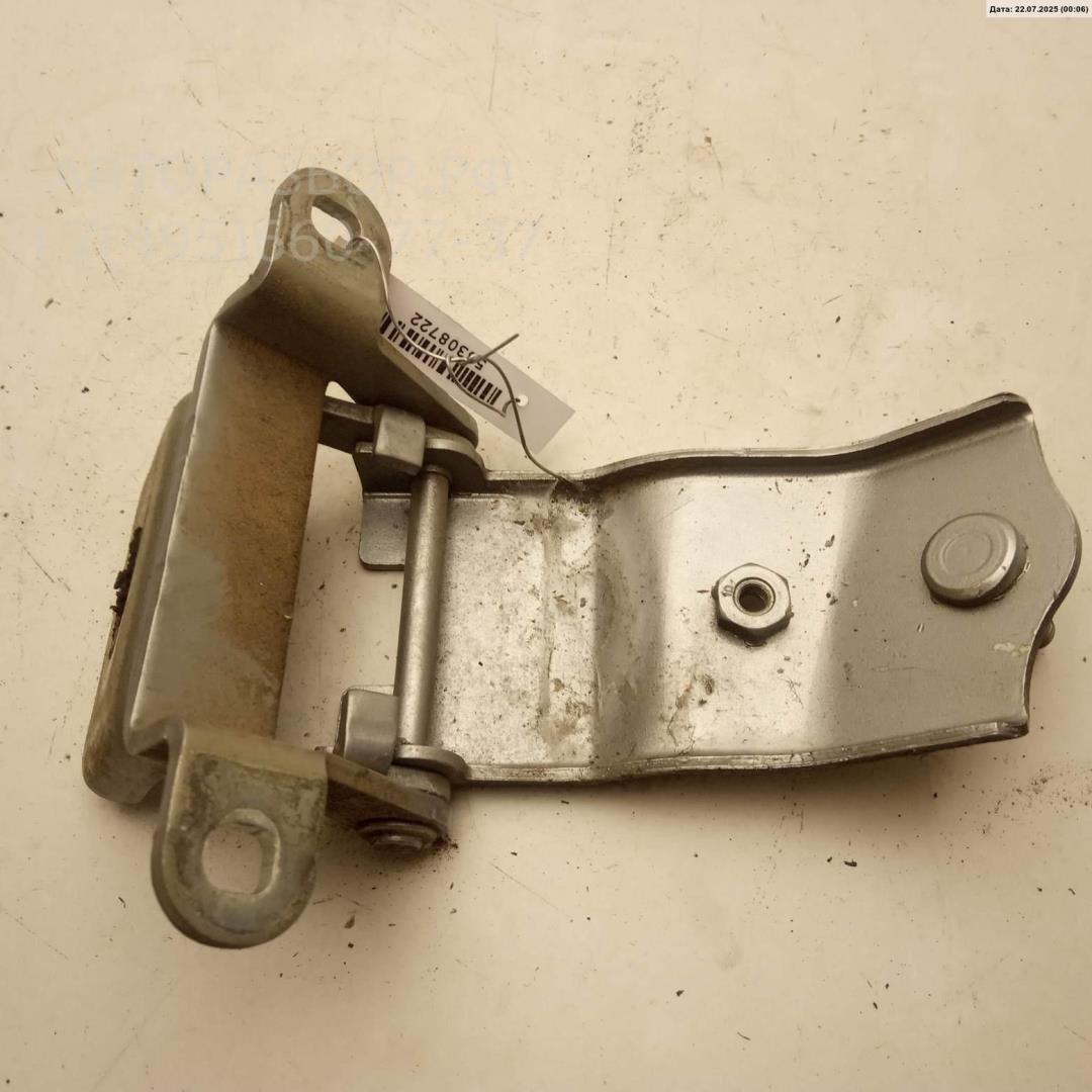 Петля крышки багажника