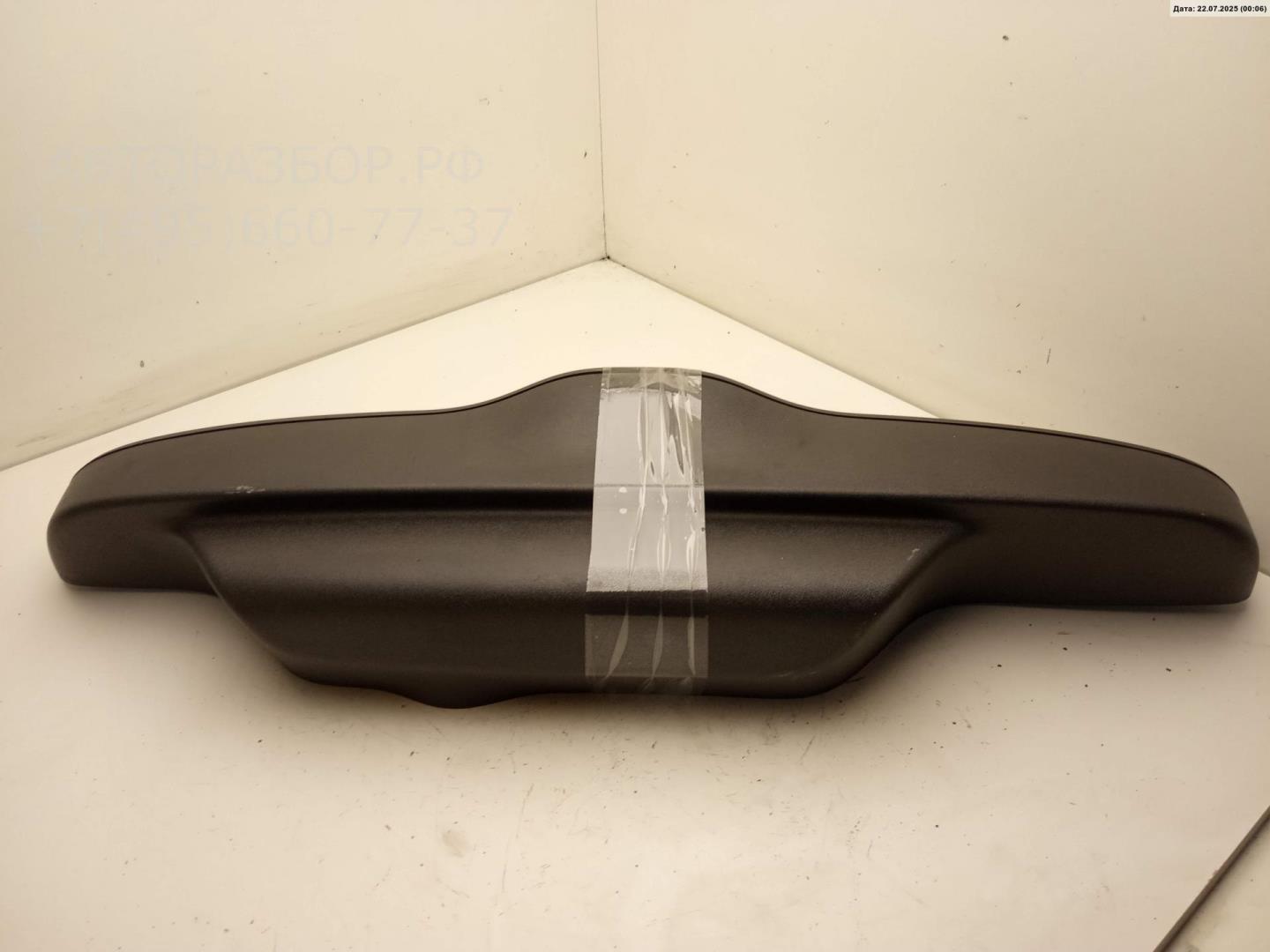 Обшивка крышки багажника