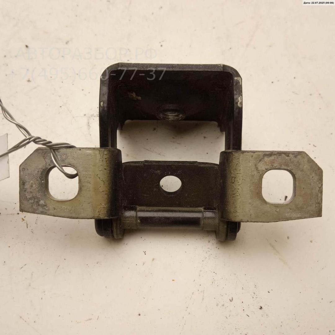 Петля крышки багажника