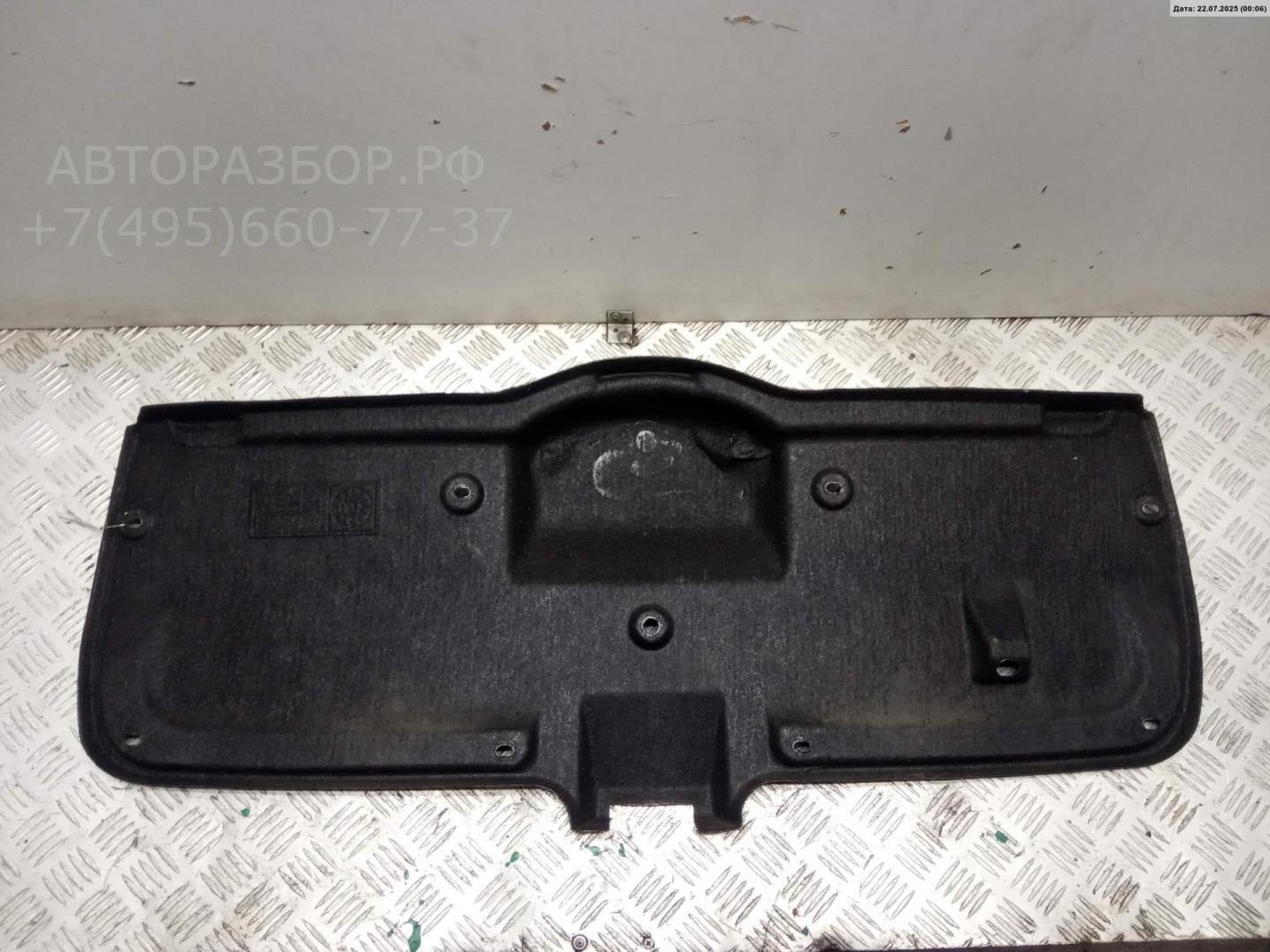 Обшивка крышки багажника