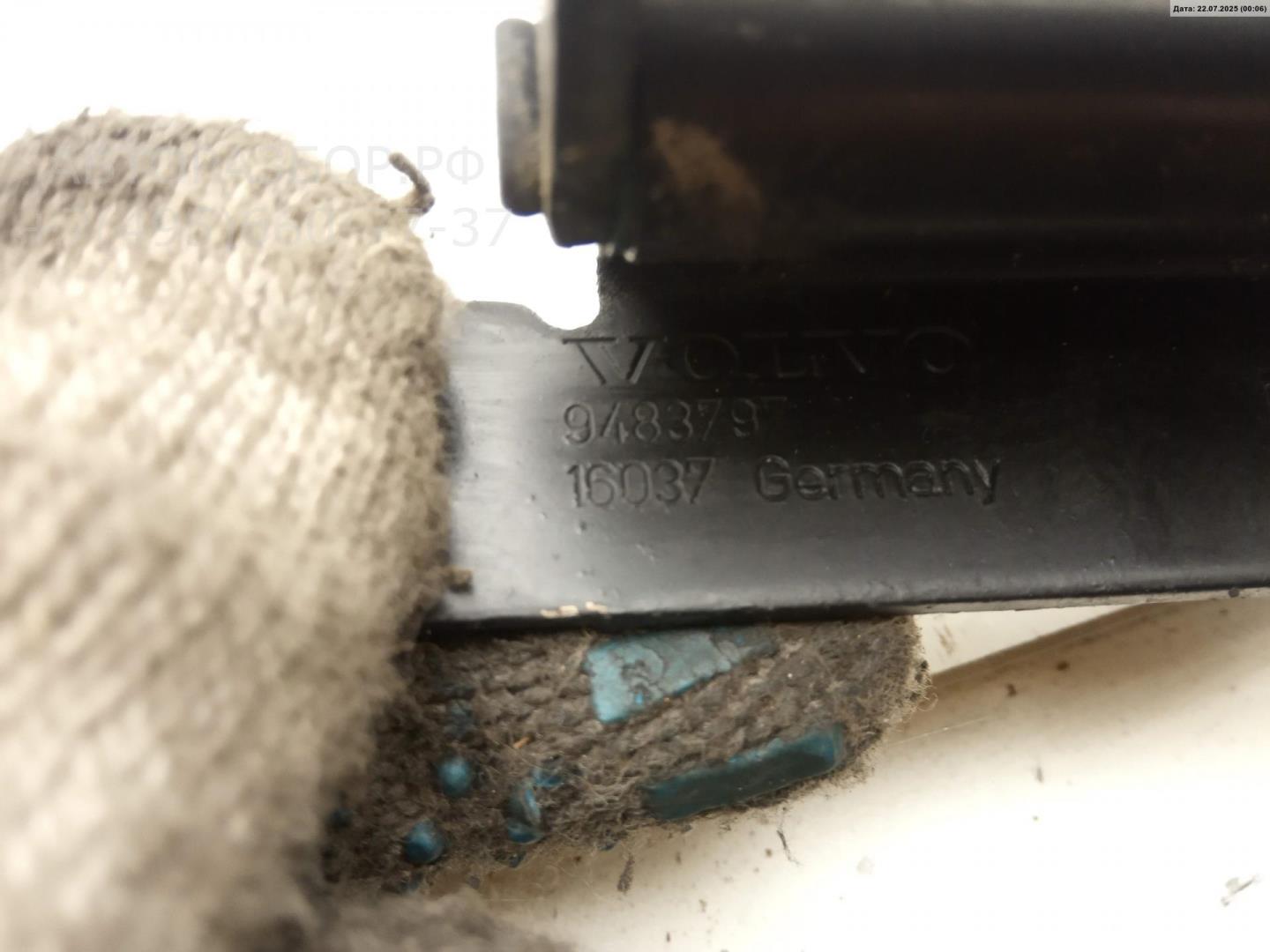 Петля крышки багажника